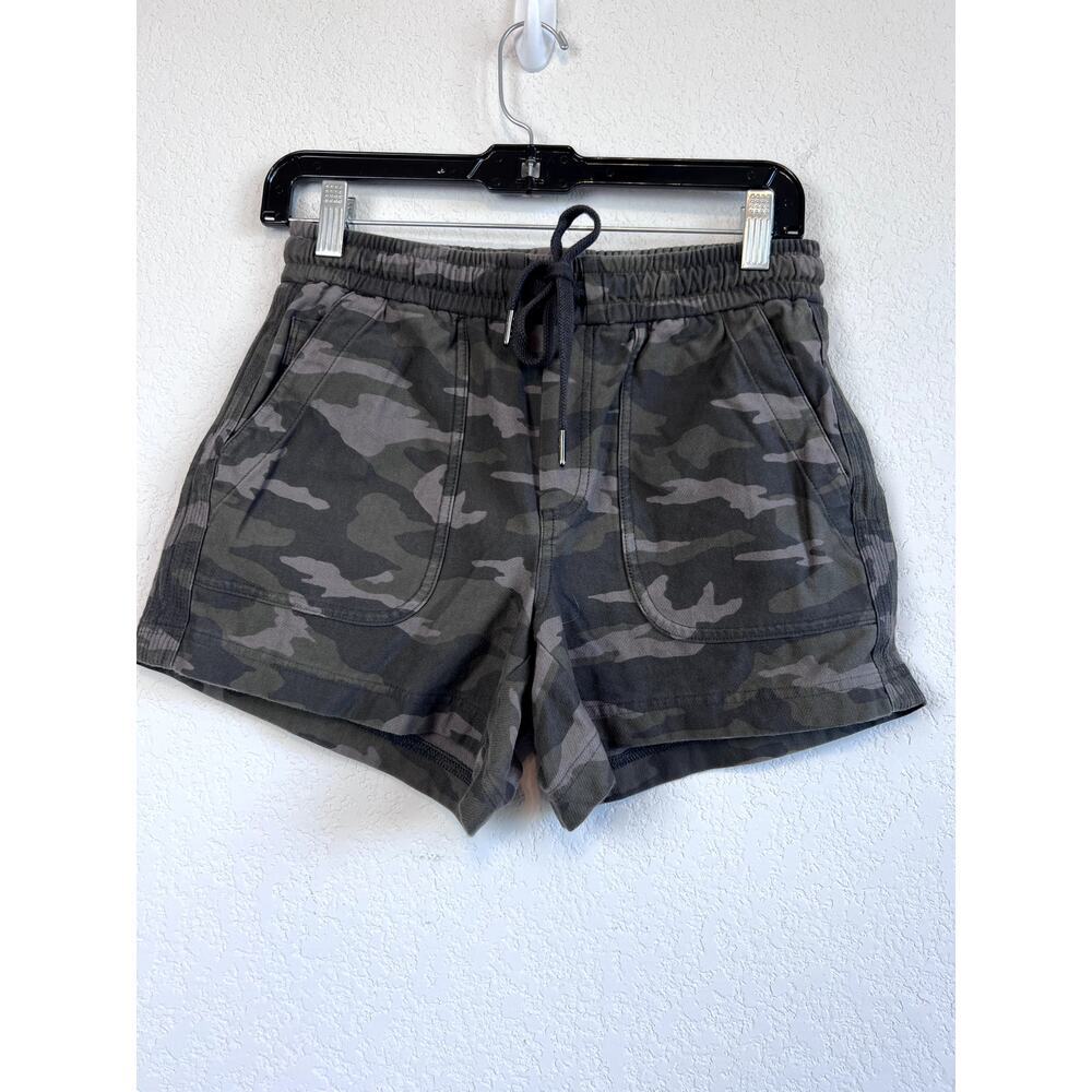Athleta Farallon Camo Shorts Size 2 - Comfy & Stylish!